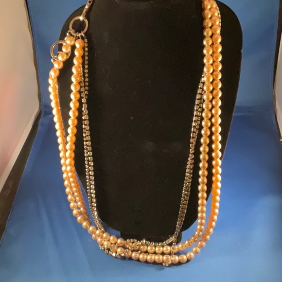 Vintage pearl and rhinestone necklace with charms at closure - Picture 7 of 11